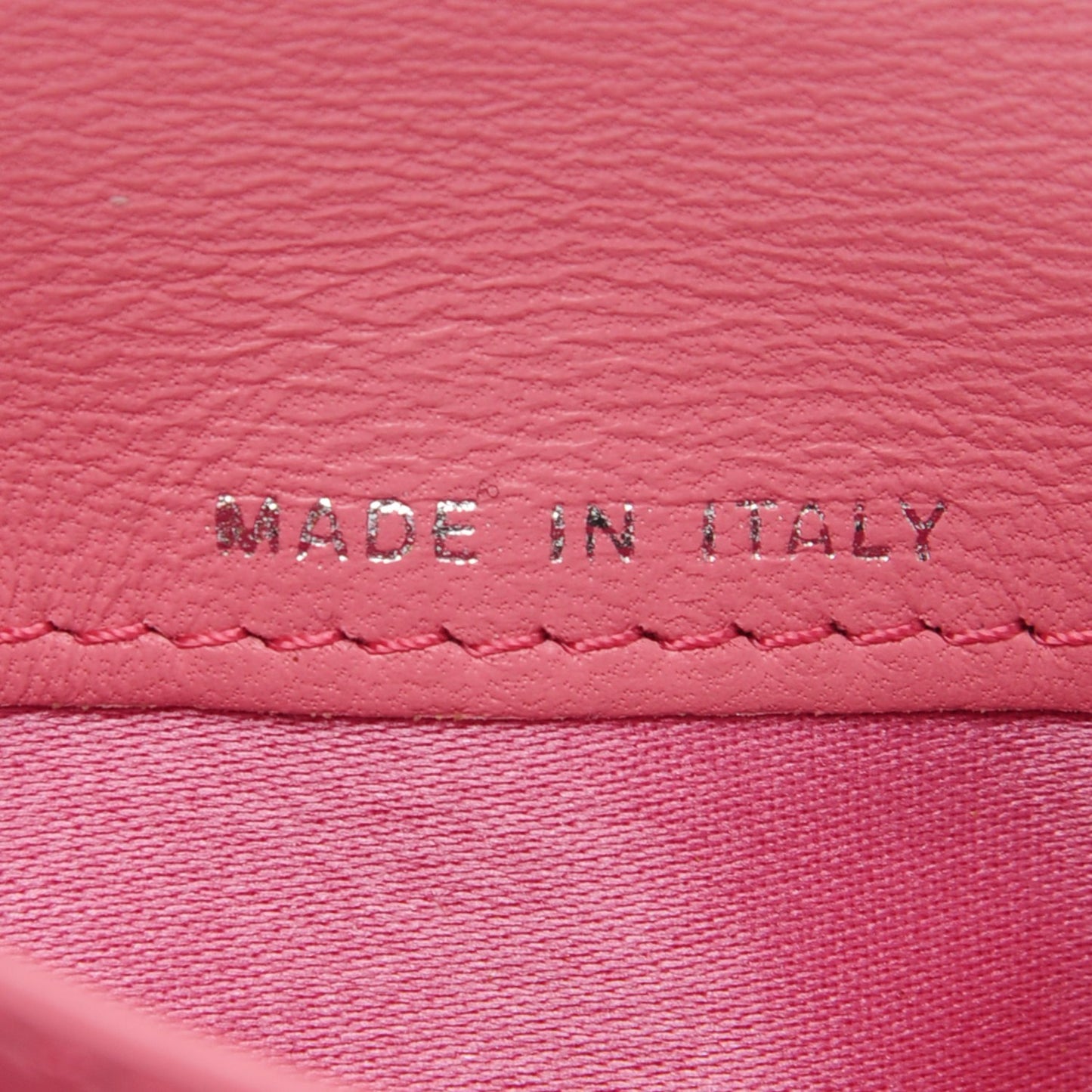 Lambskin Camellia Embossed Zipped Pocket Wallet Pink