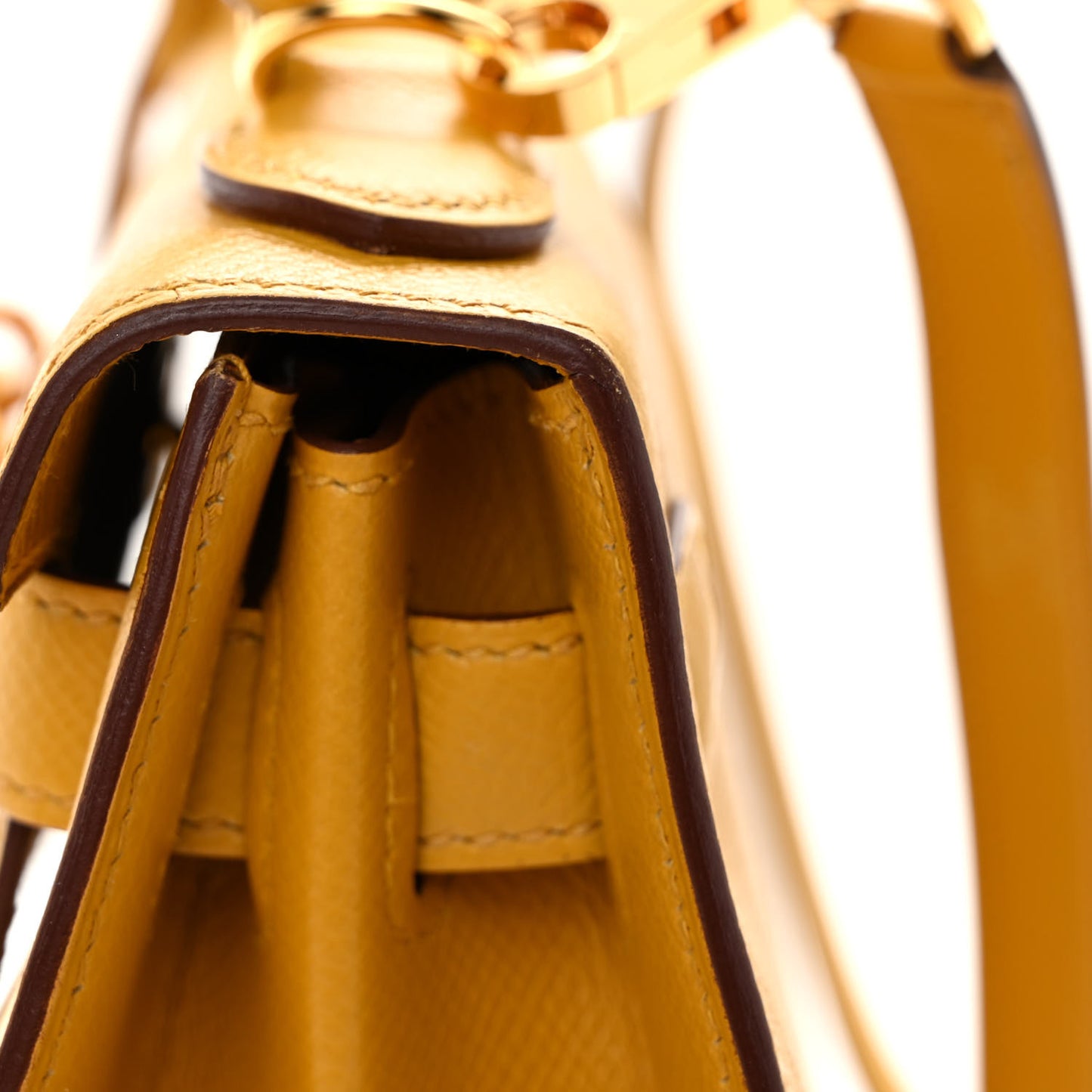Epsom Kelly Sellier 28 Jaune Ambre