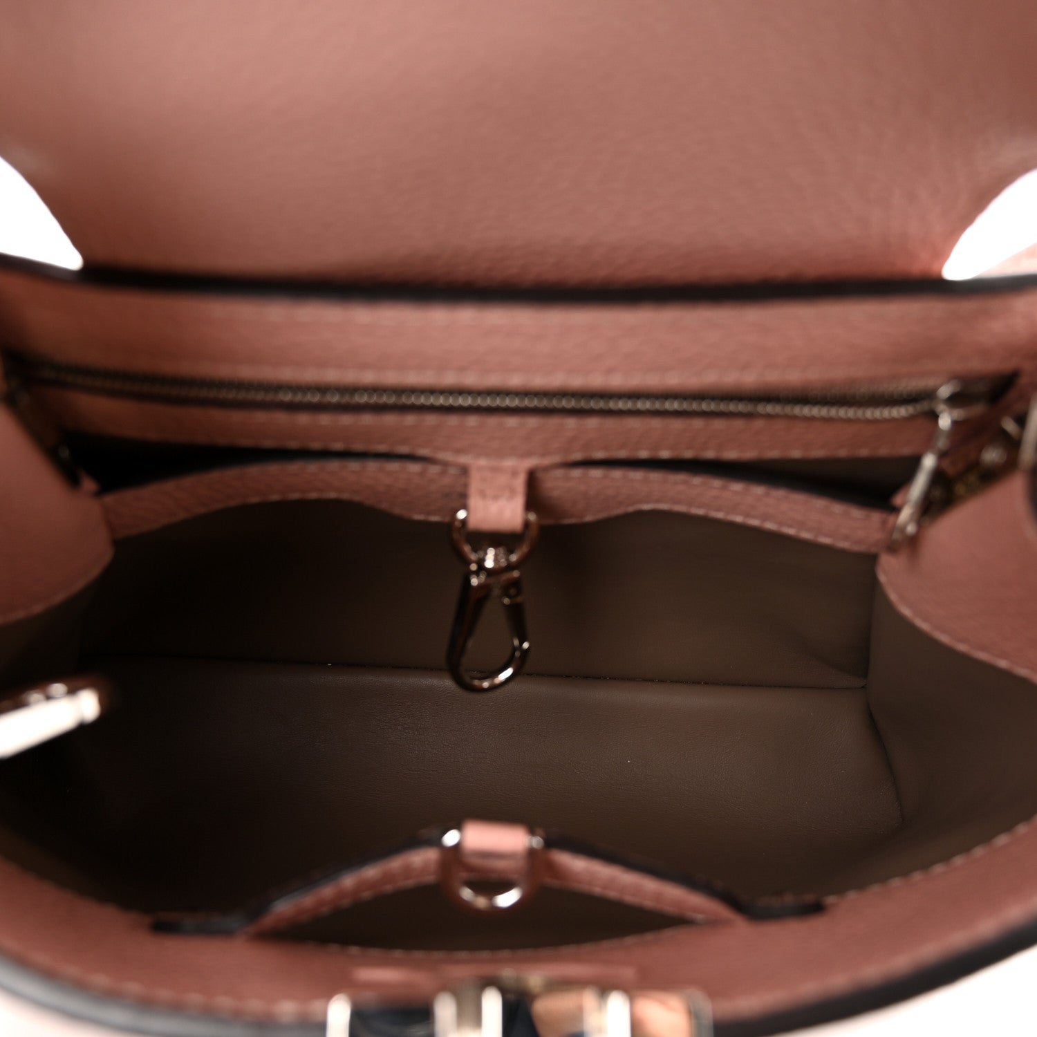 Louis Vuitton Taurillon Capucines BB Magnolia 5 of 10