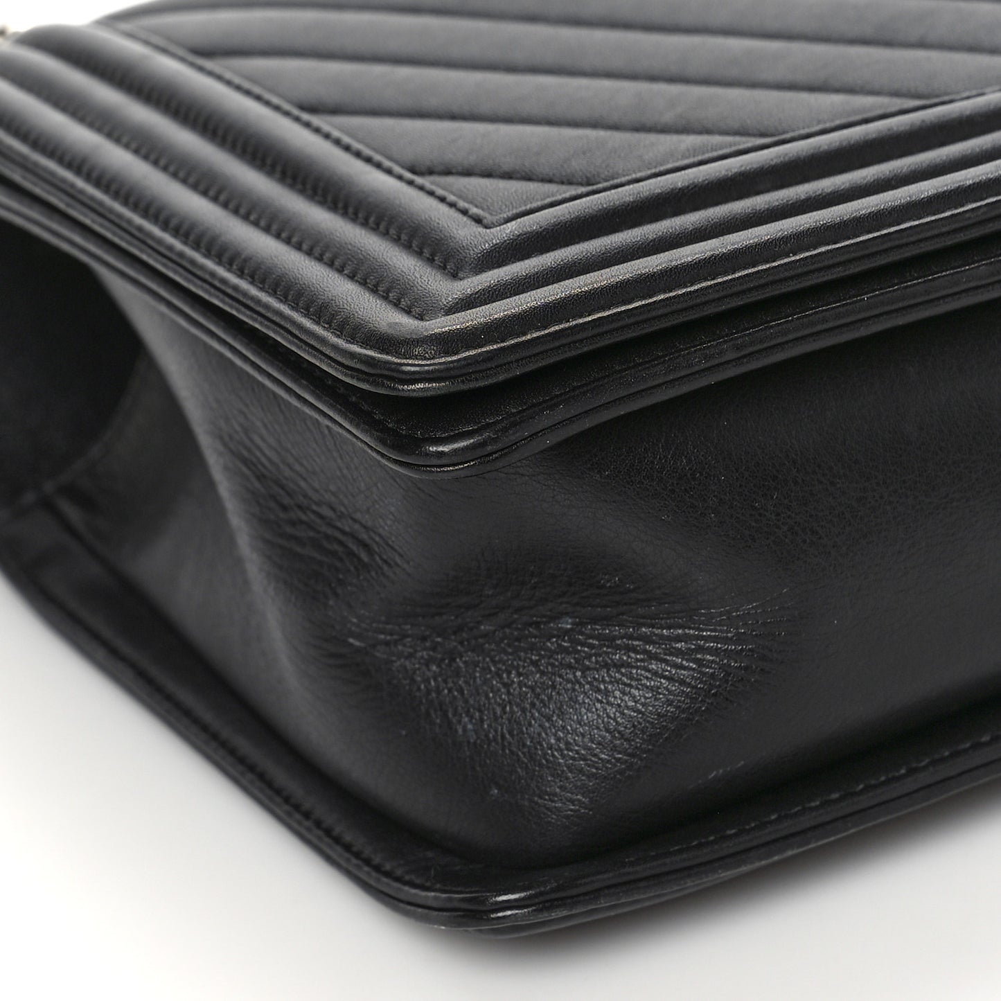 Calfskin Chevron Quilted New Medium Boy Flap Black