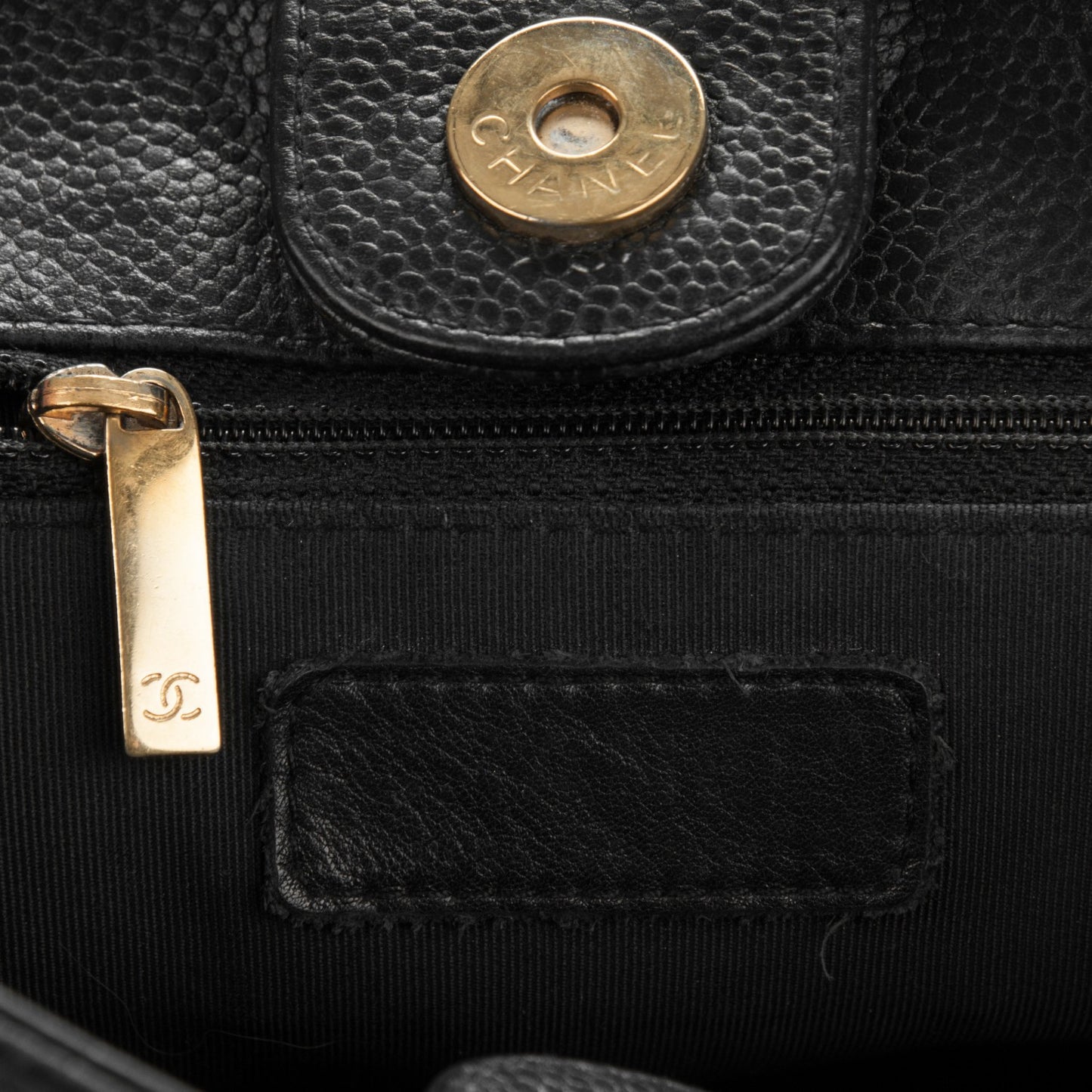 Caviar Quilted Petit Shopping Tote PST Black