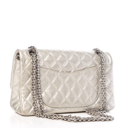 Chanel Metallic Lambskin 2.55 Reissue 225 Flap Pale Gold 4 of 32