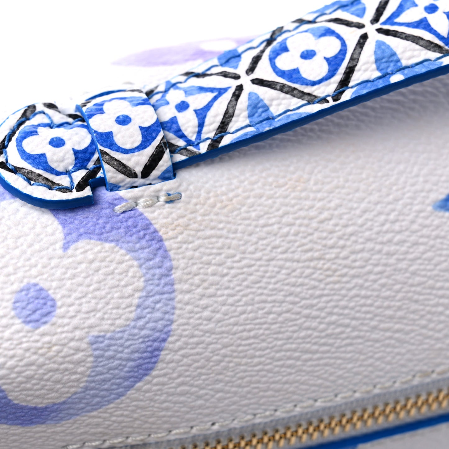 Monogram Giant By The Pool Pochette Metis MM Blue