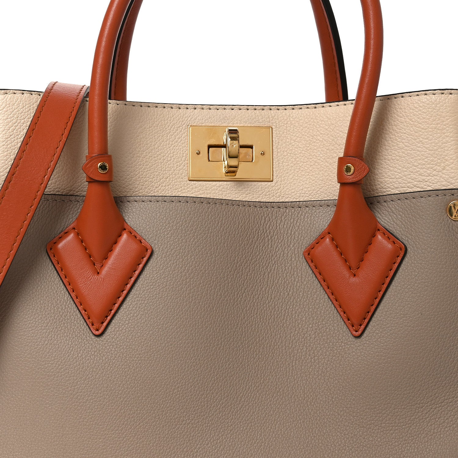 Louis Vuitton Calfskin Monogram Tufting On My Side Galet 6 of 9