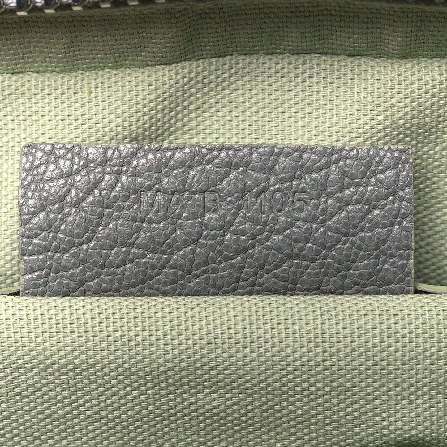 Pebbled Calfskin Small Nightingale Pearl Grey