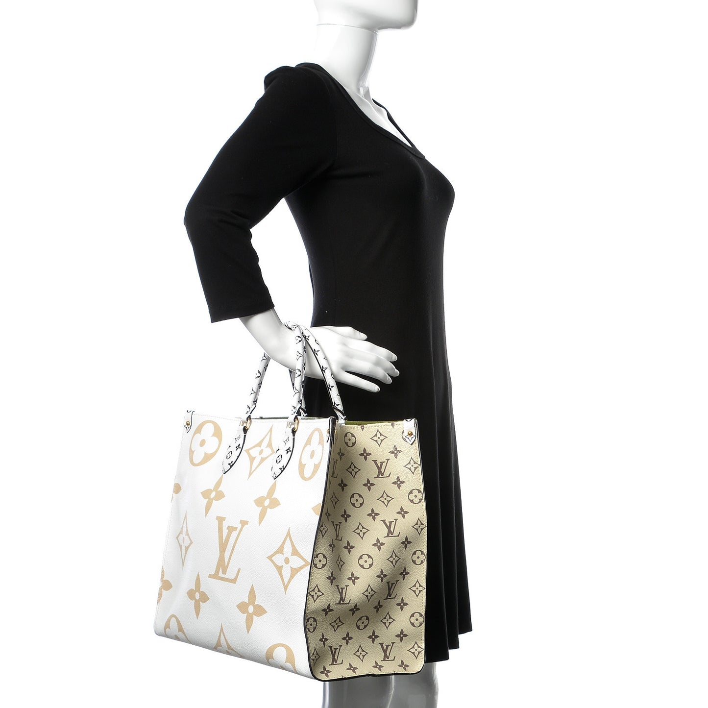 Monogram Giant Onthego GM Kaki Beige
