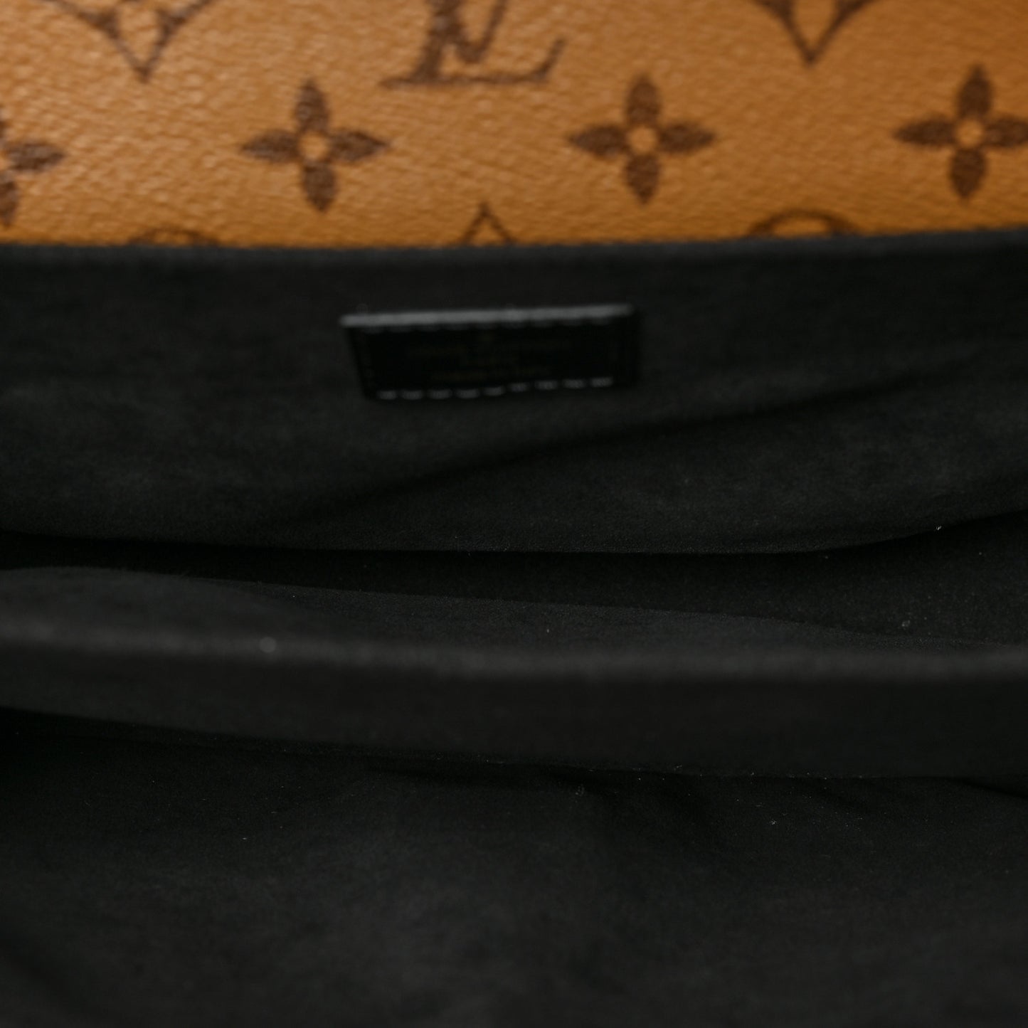 Reverse Monogram Pochette Metis