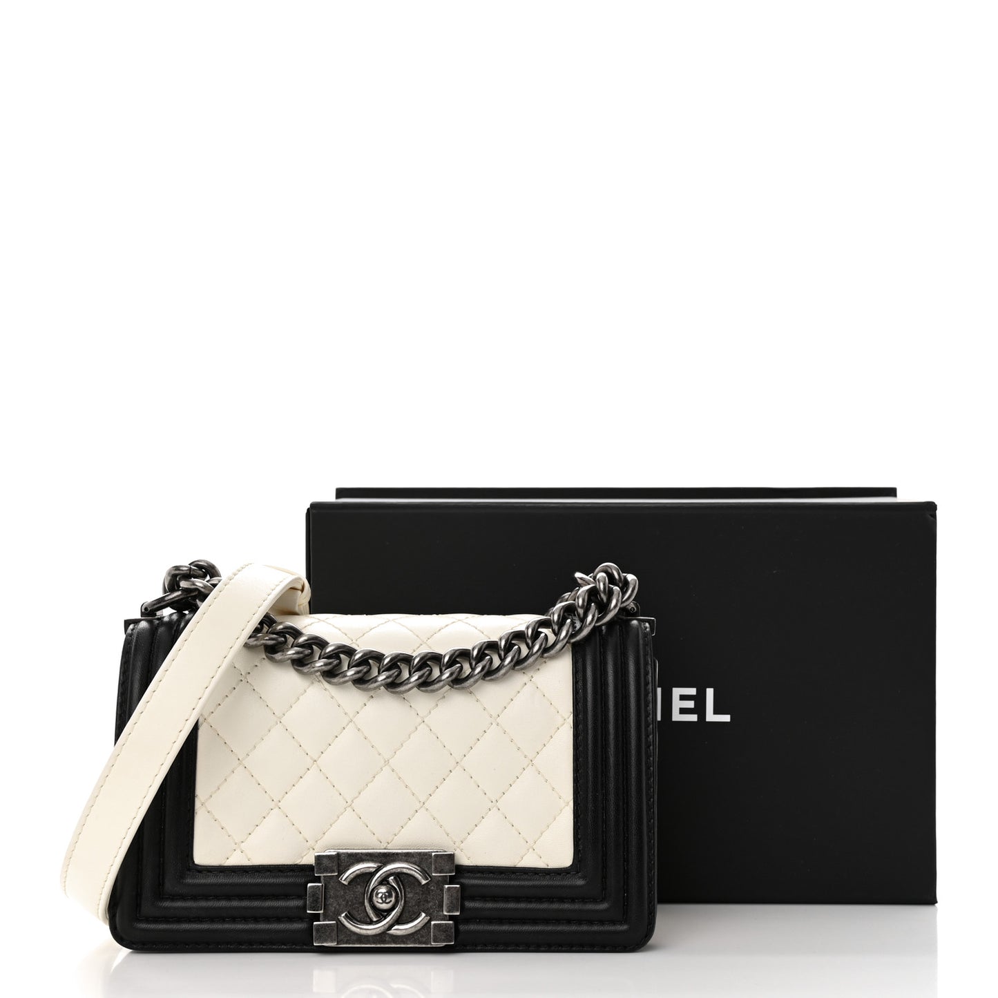 Lambskin Quilted Small Boy Flap Black White