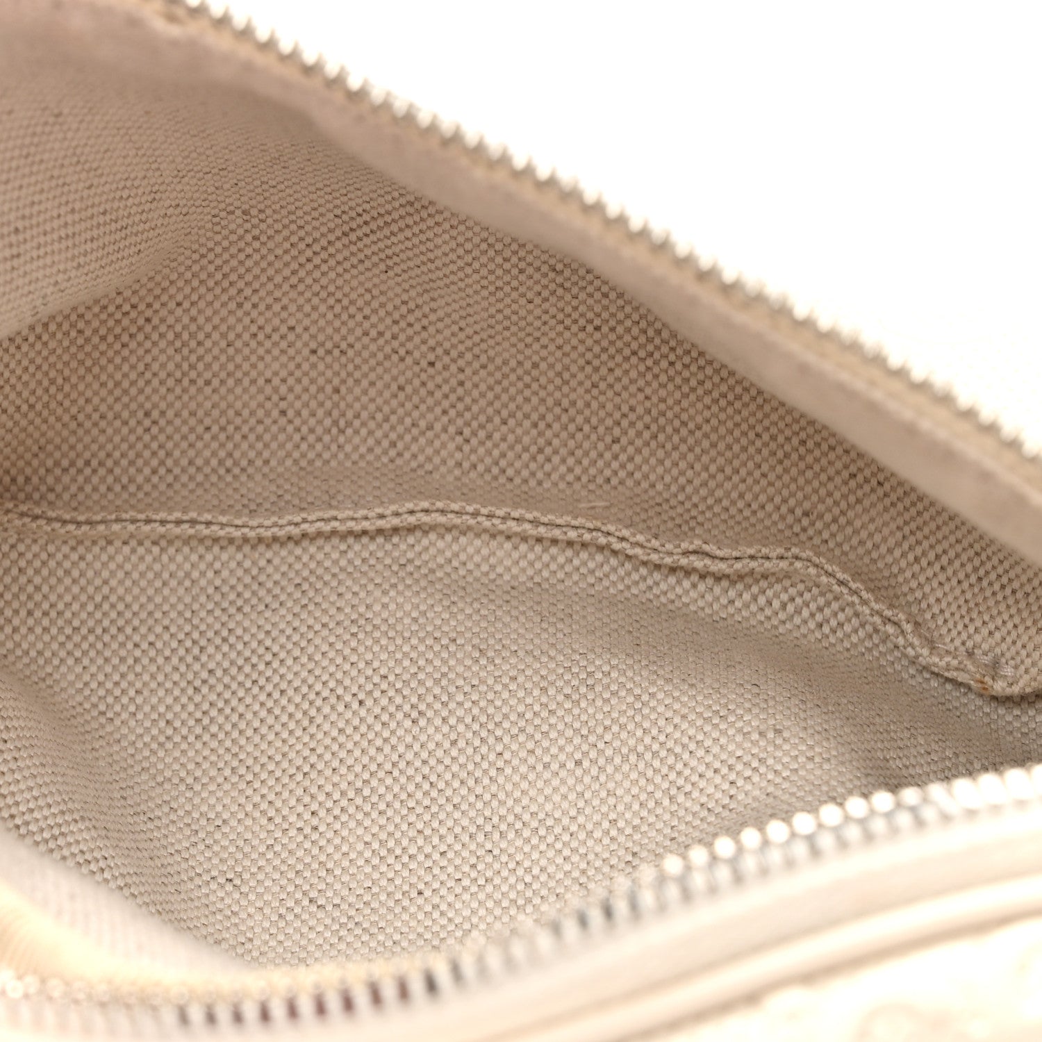 Gucci Calfskin GG Tennis Embossed Belt Bag Mystic White 5 of 10