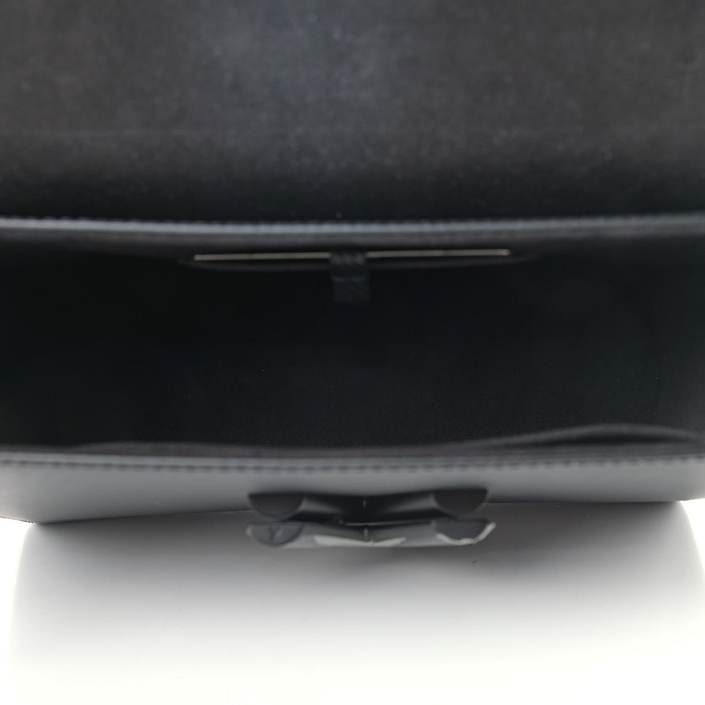 Epi Twist Shoulder Bag MM Matte Black