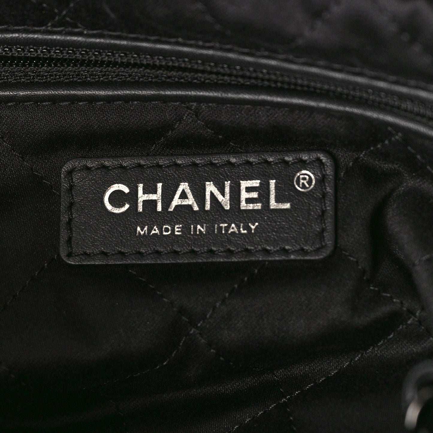 Shiny Calfskin Quilted Small Chanel 22 So Black