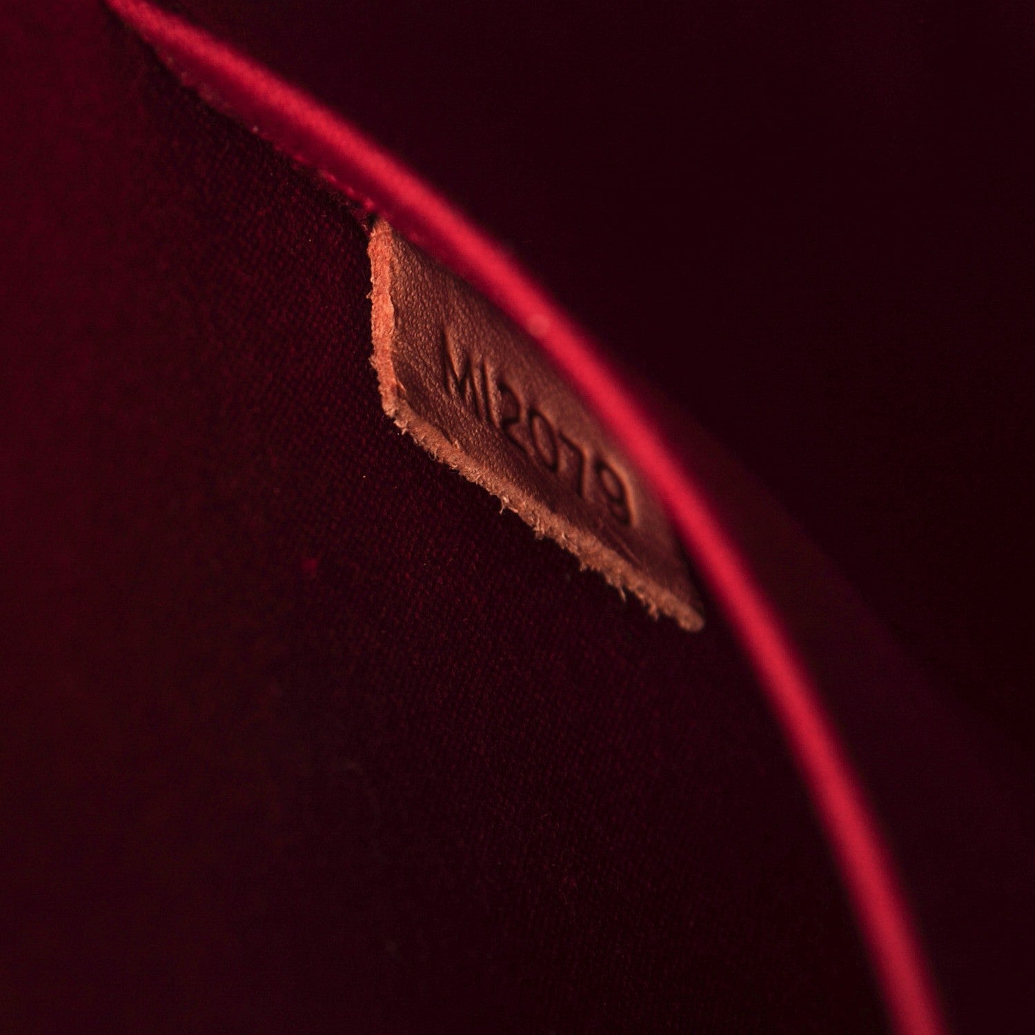 Louis Vuitton Vernis Alma GM Pomme D'Amour 7 of 7
