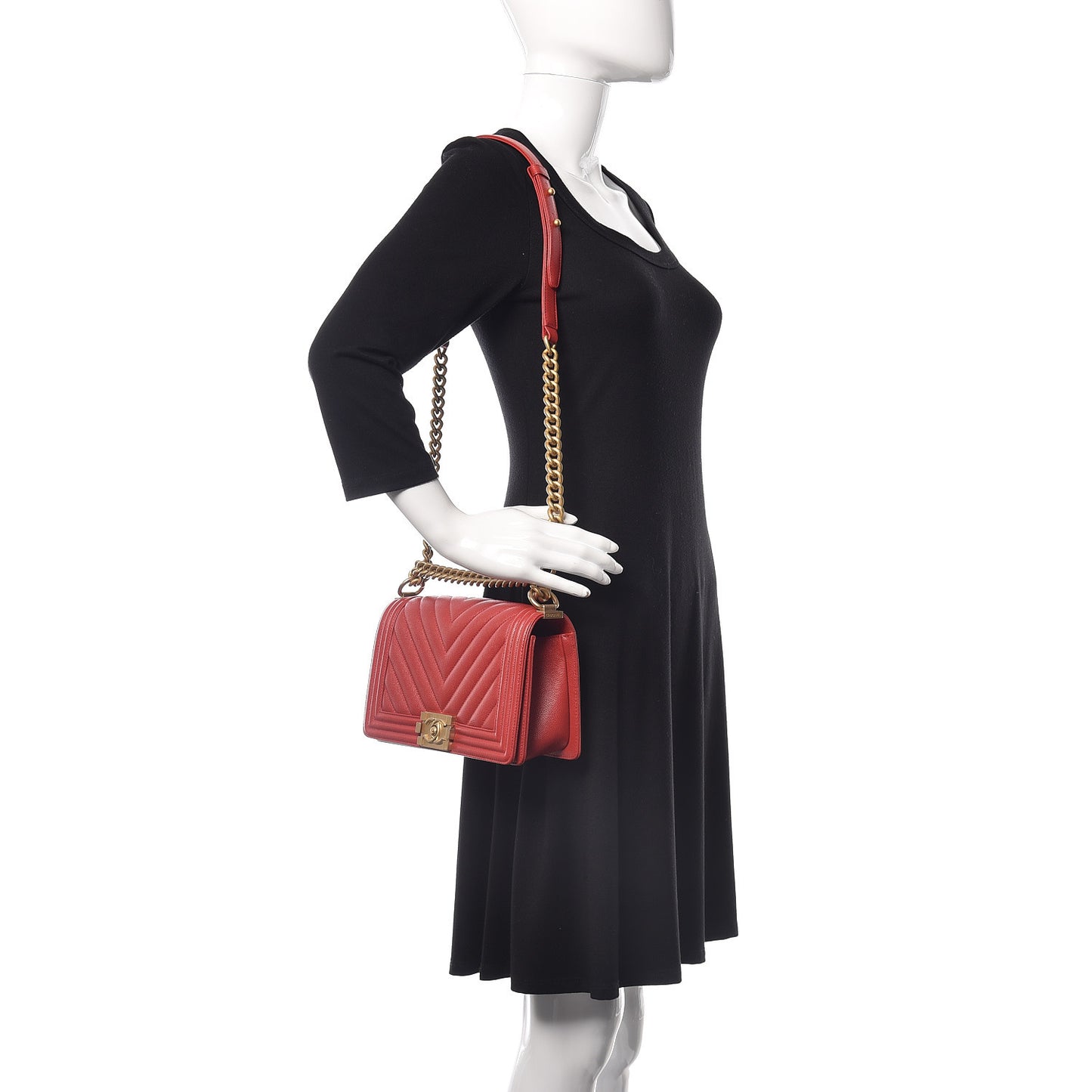 Caviar Chevron Quilted Medium Boy Flap Red