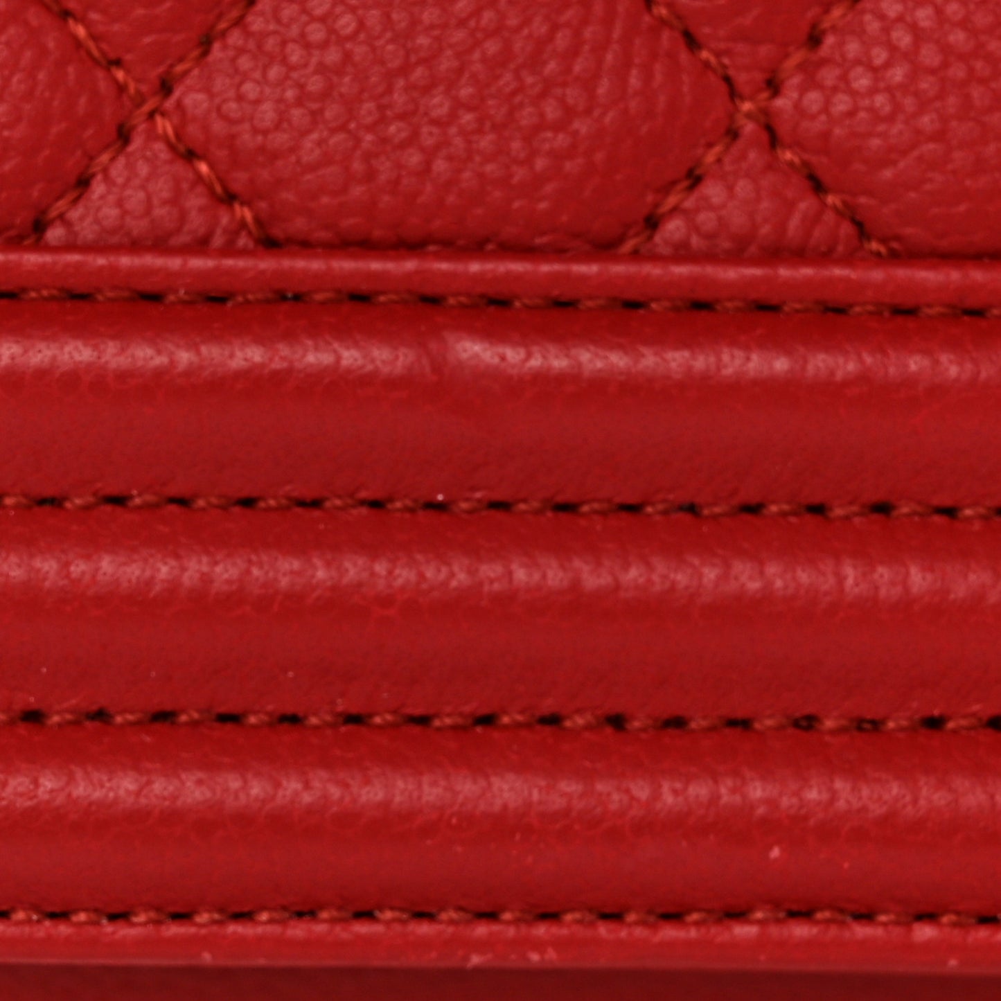 Caviar Quilted Medium Boy Flap Red
