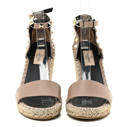 Valentino Garavani Grained Calfskin Rockstud Ankle Strap Espadrille 15/105mm Wedge Sandals 35 Poudre Natural 2 of 17