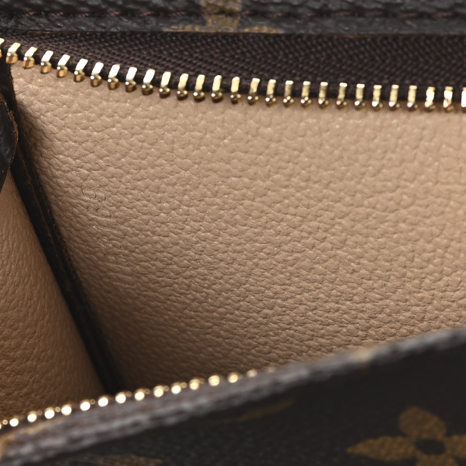 Louis Vuitton Monogram Toiletry Pouch 19 7 of 8