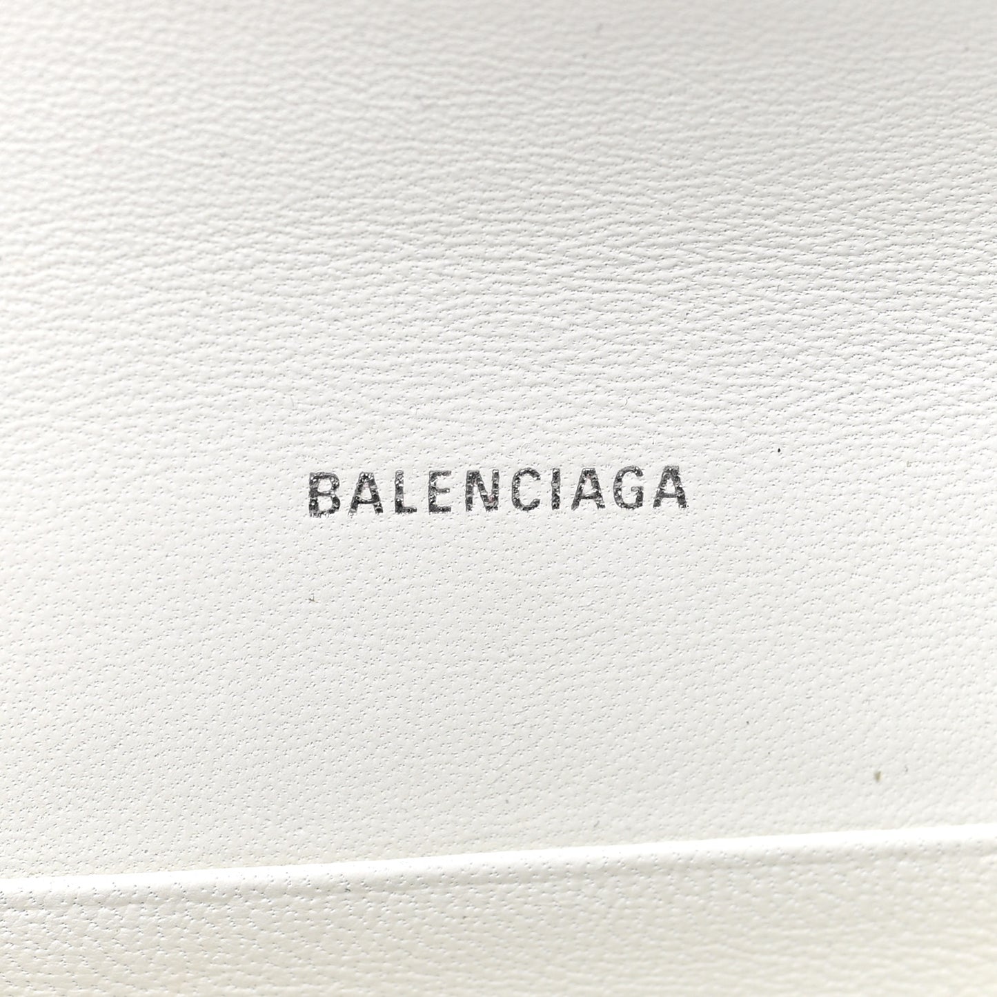 Grained Calfskin Logo Cash Phone Holder Wallet On Chain White Fluo Pink