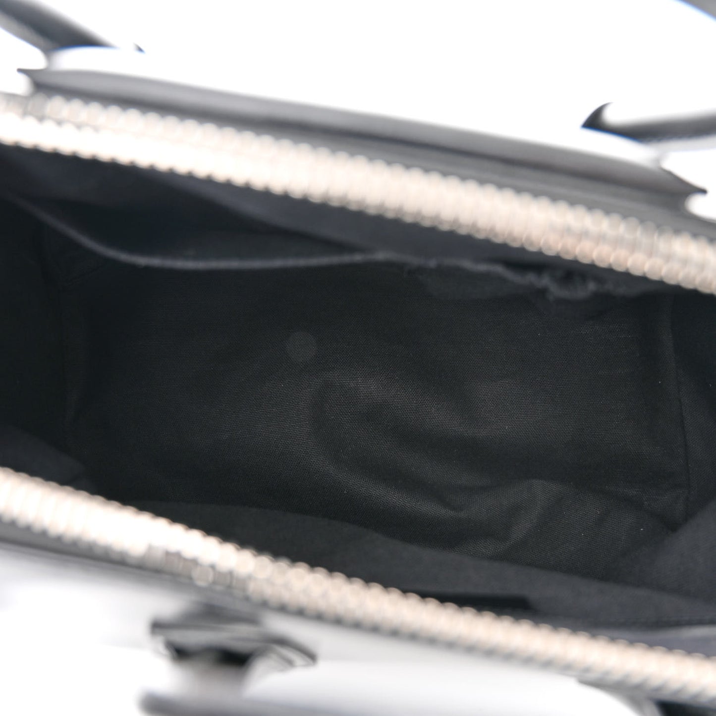 Shiny Lord Calfskin Medium Antigona Black