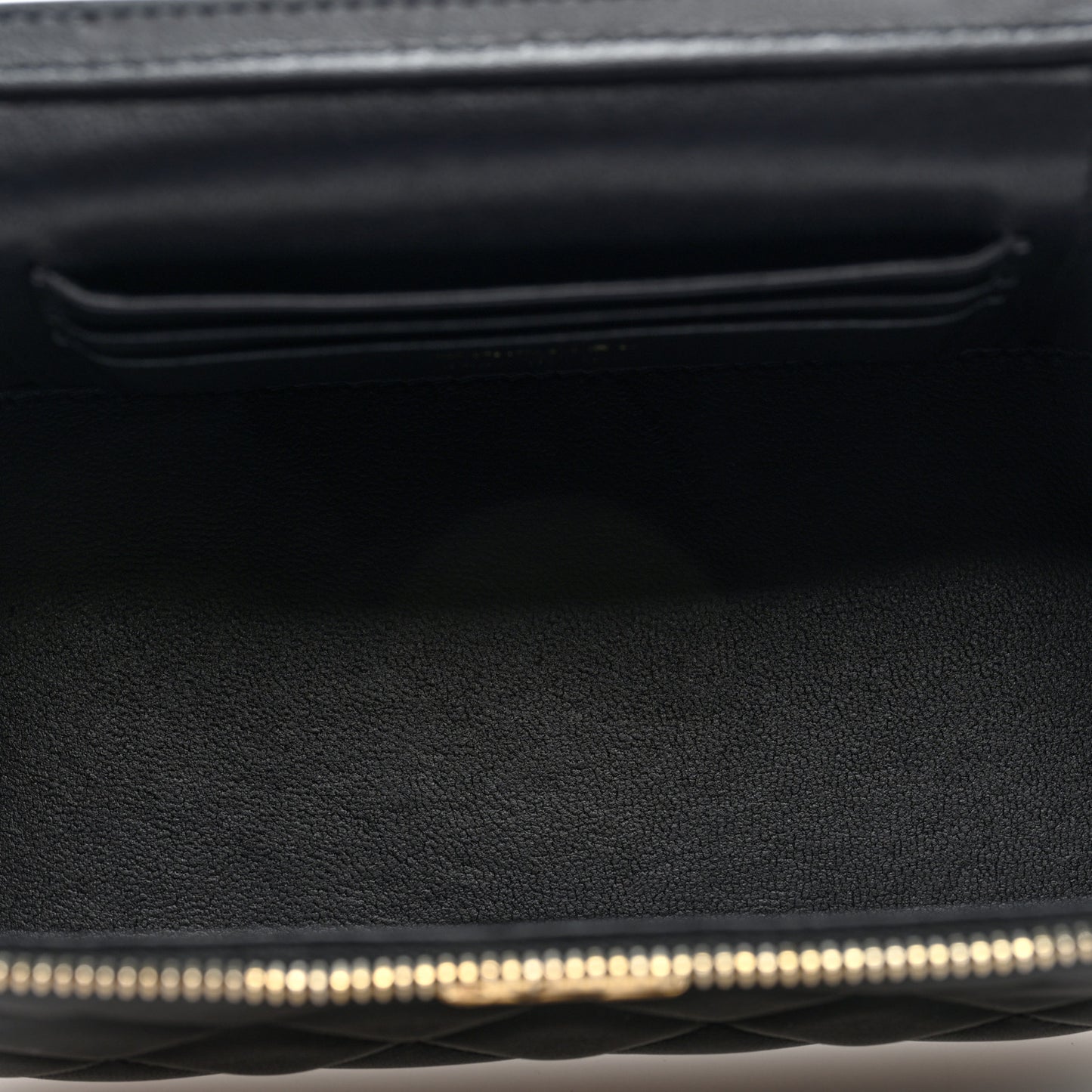 Shiny Lambskin Quilted Small Metal Wood Top Handle Vanity Case With Chain Black