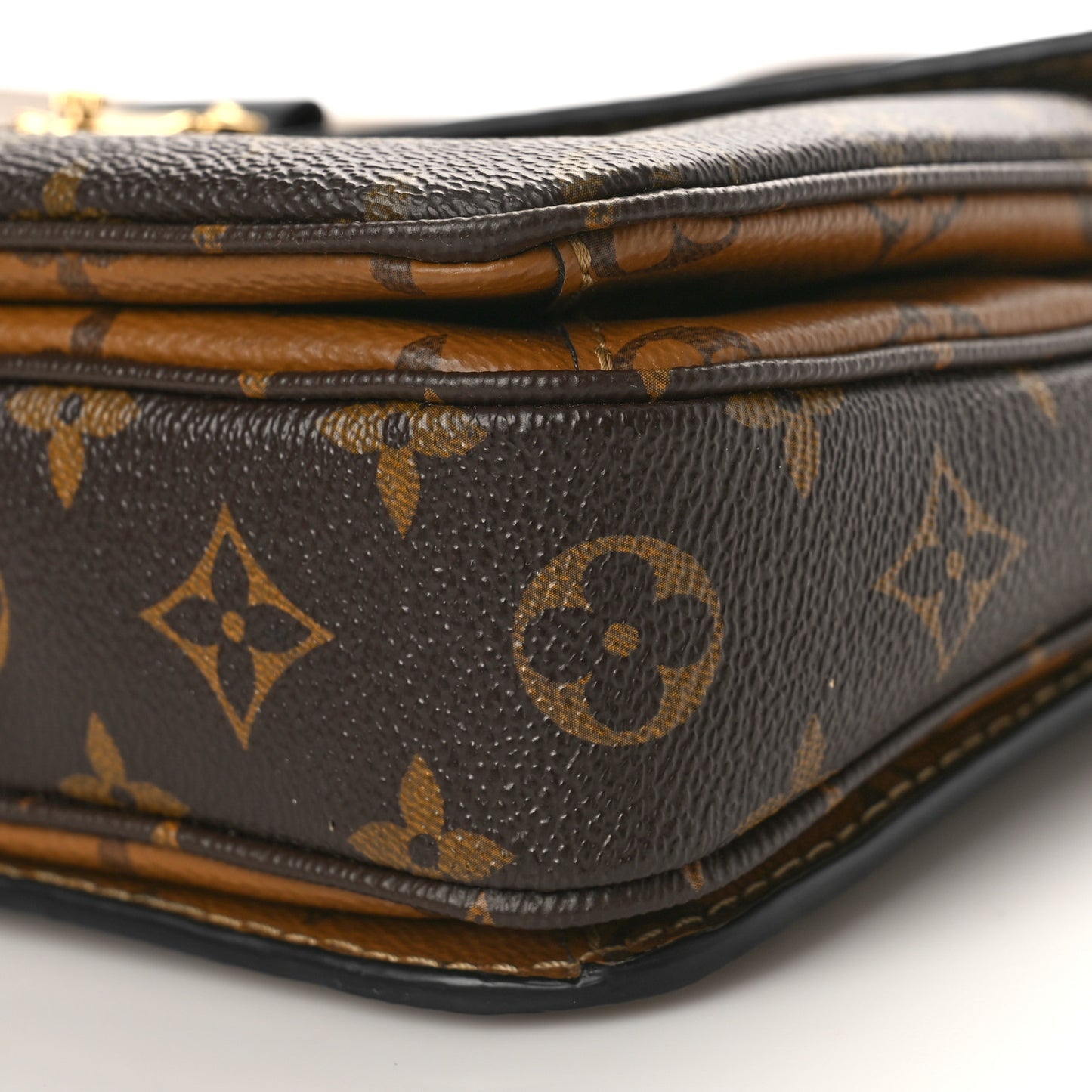 Reverse Monogram Pochette Metis