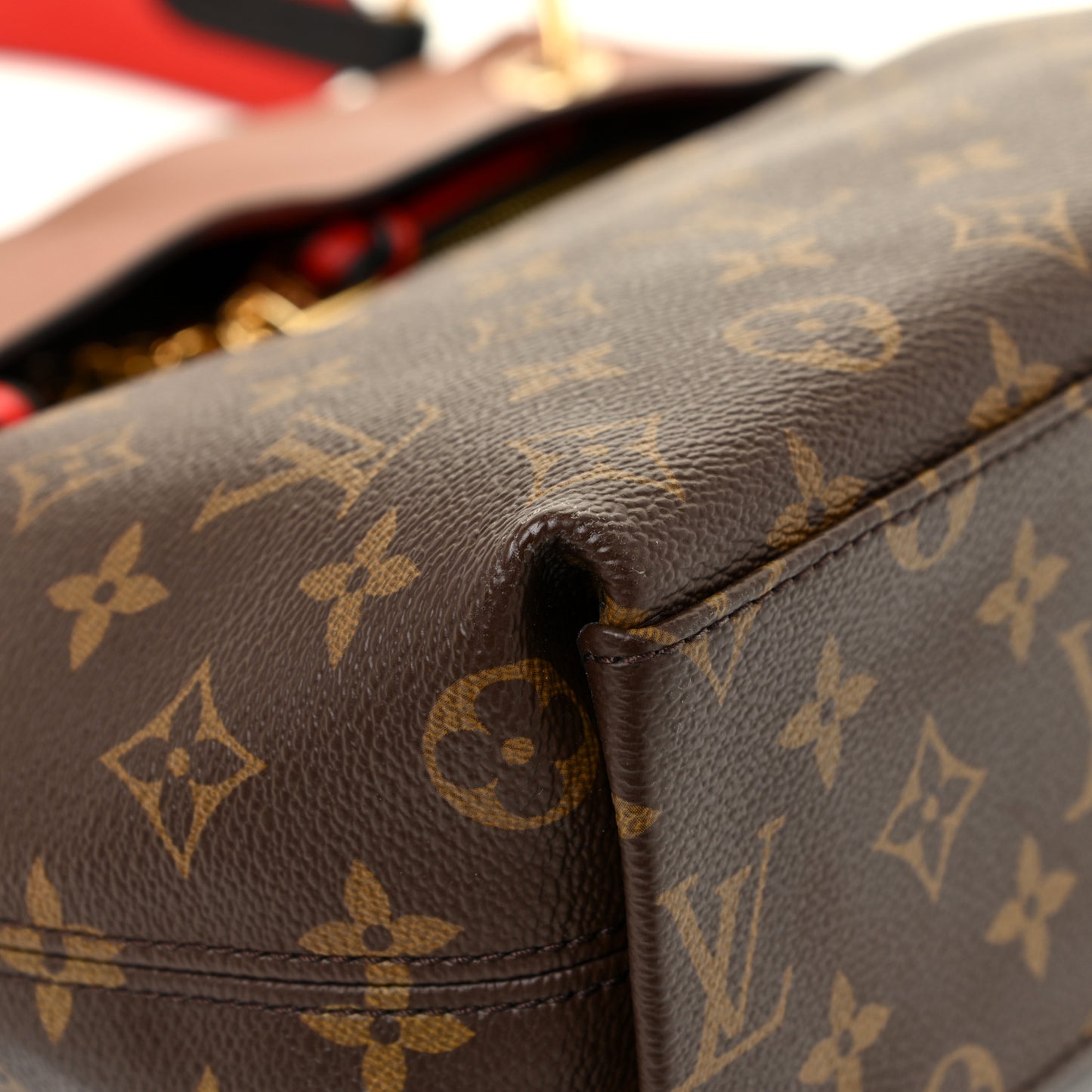 Monogram Tuileries Besace Caramel Rouge