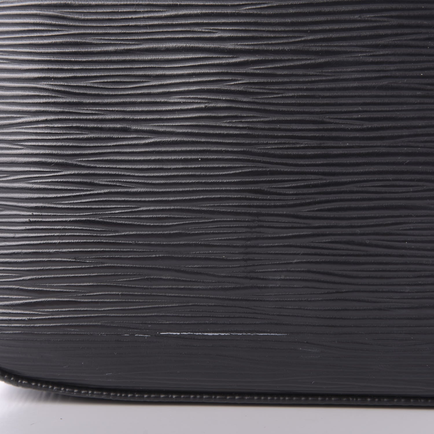 Louis Vuitton Epi Looping MM Black 9 of 11