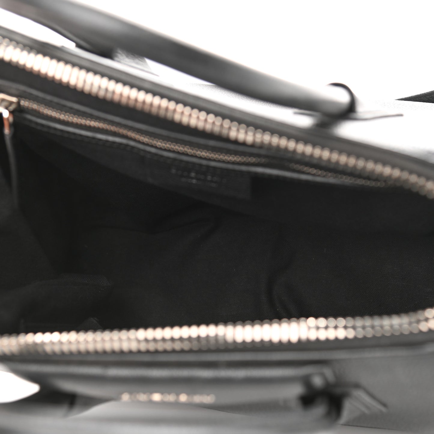 Sugar Goatskin Medium Antigona Black