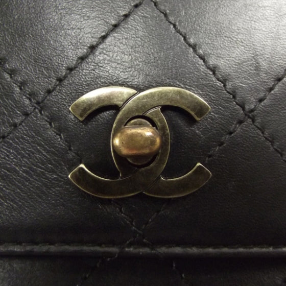 Chanel Lambskin Diamond Stitch Shoulder Bag 13 of 14
