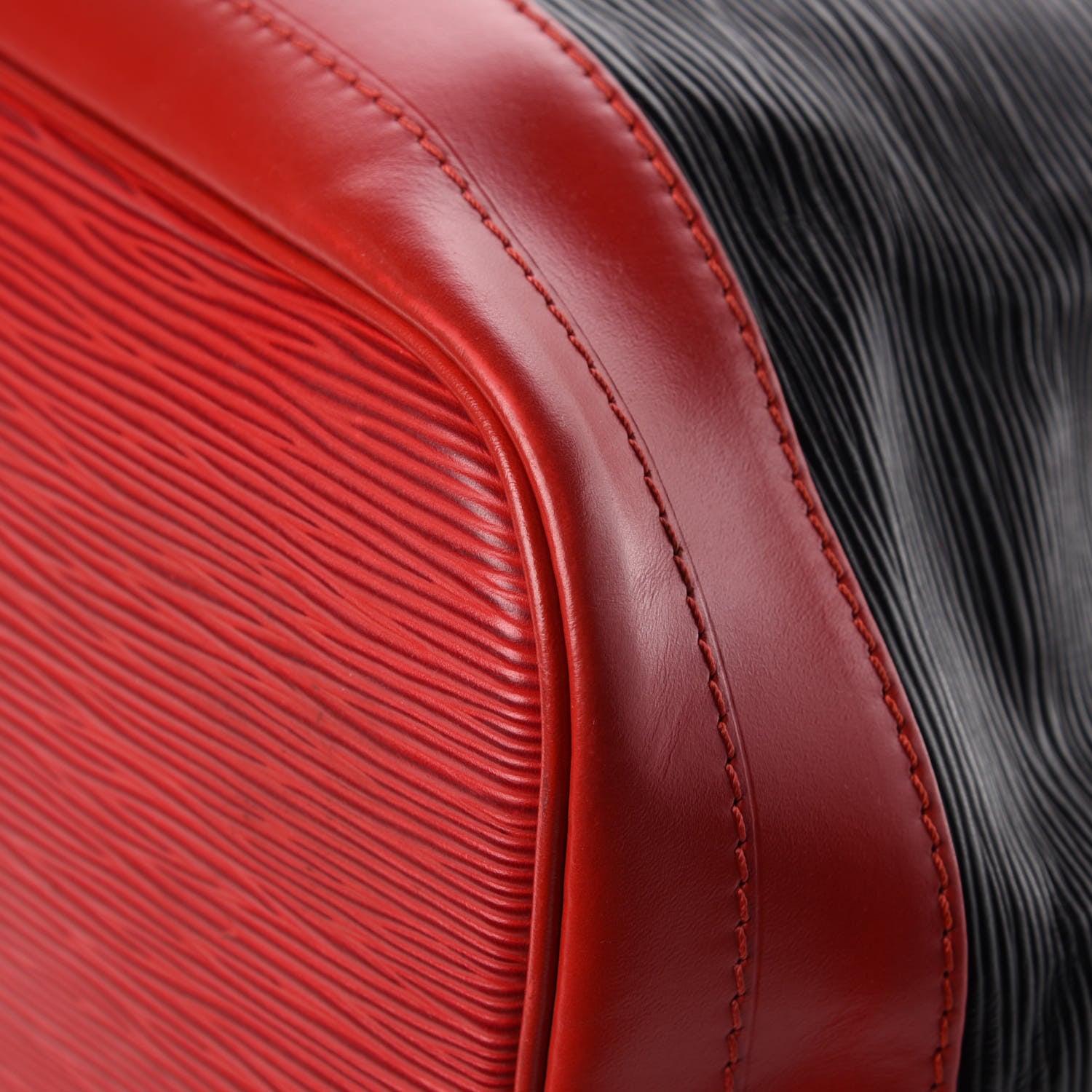 Louis Vuitton Epi Bi-Color Noe Castillan Red Black 12 of 18