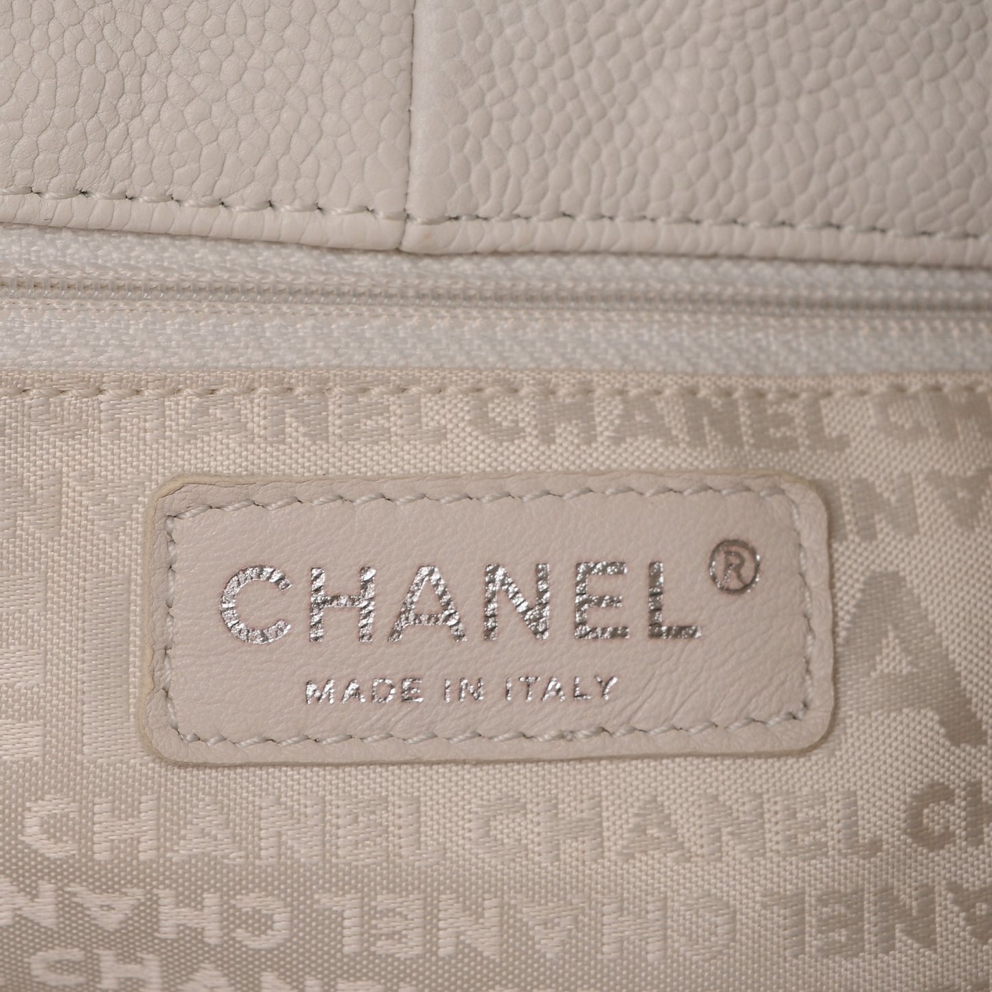 Distressed Caviar XL Coco Cabas White