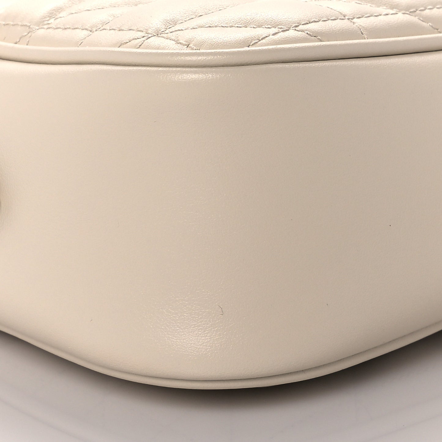 Calfskin Matelasse Aria Small GG Marmont Chain Shoulder Bag Mystic White