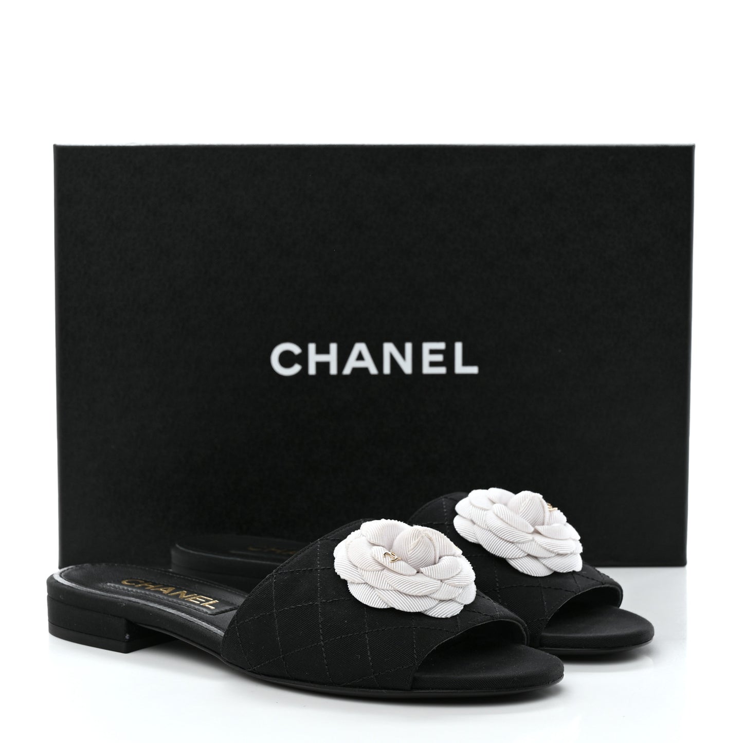 Grosgrain Quilted Camellia CC Slides 37.5 Black White