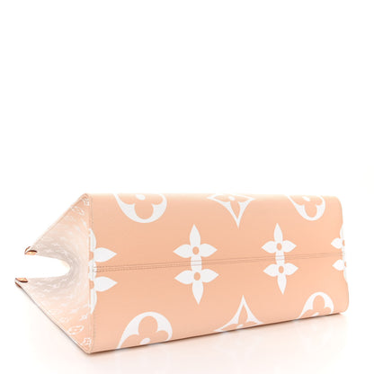 Louis Vuitton LOUIS VUITTON Monogram Giant By The Pool OnTheGo GM Brume 4 of 9