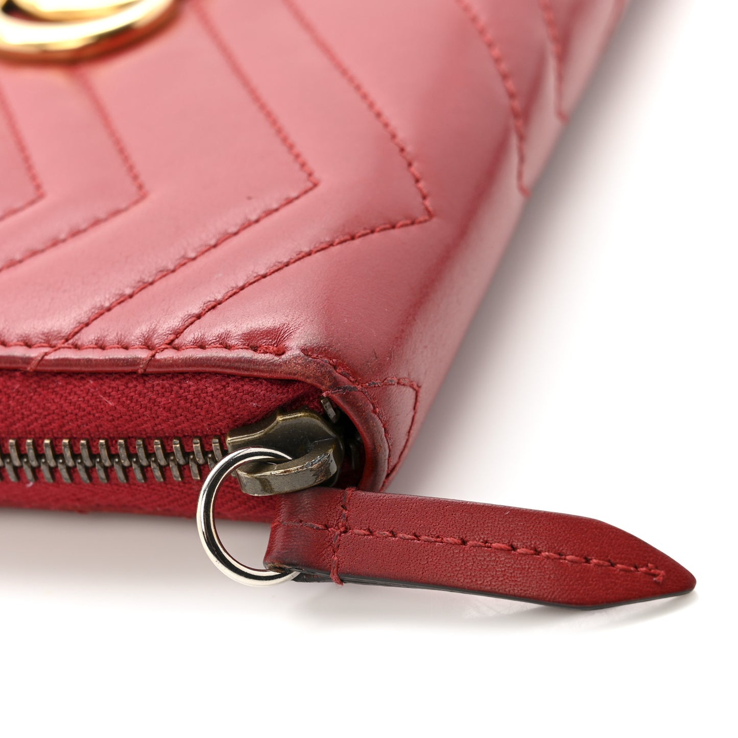 Calfskin Matelasse GG Marmont Zip Around Wallet Hibiscus Red