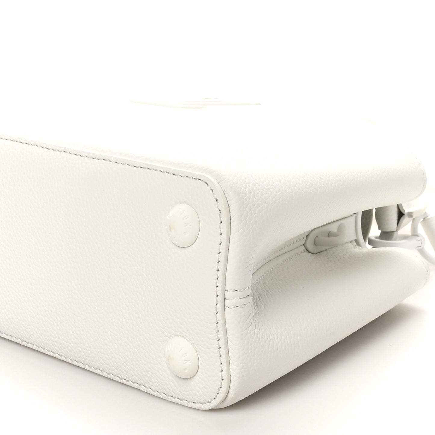 Taurillon Capucines East West MM Optic White