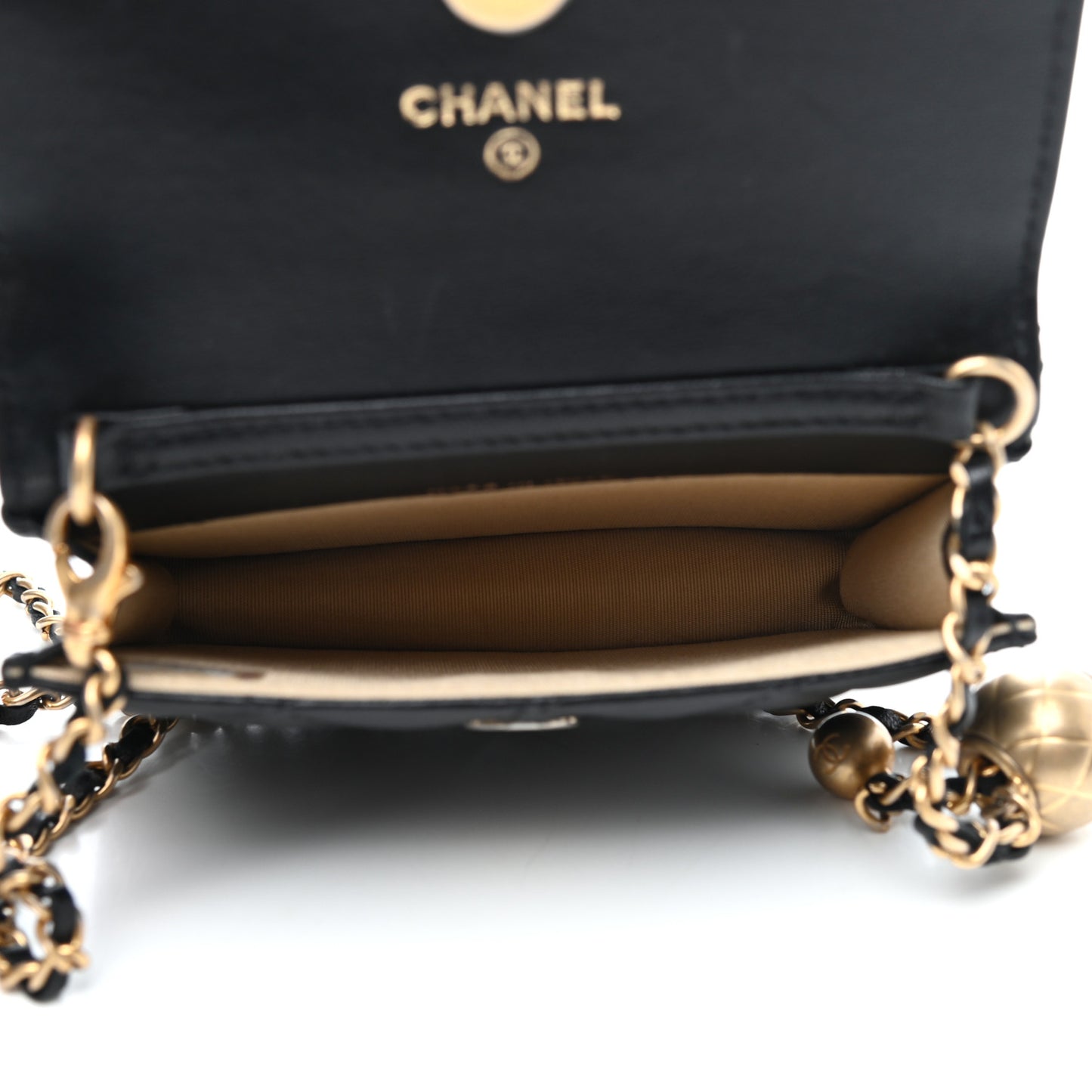 Lambskin Quilted Pearl Crush Clutch With Chain Black