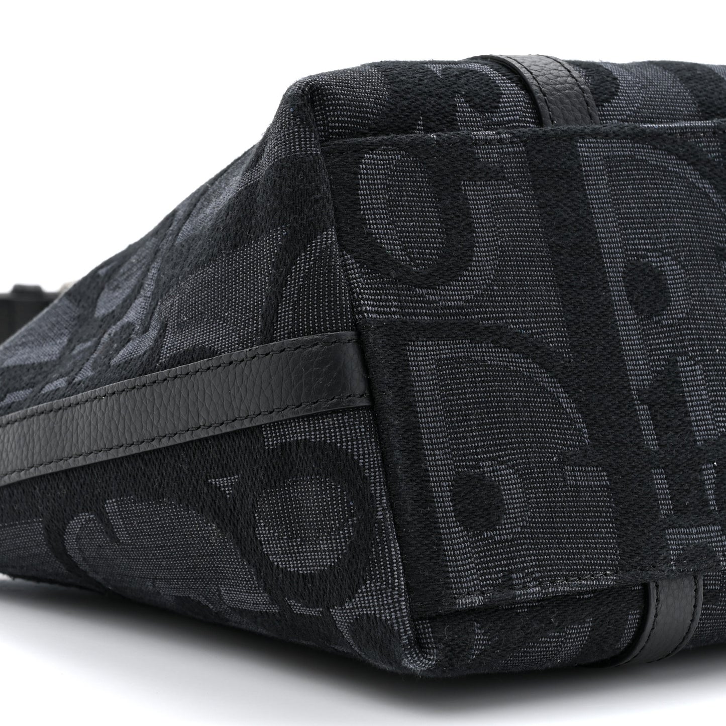 Maxi Oblique Jacquard Weekender 25 Black