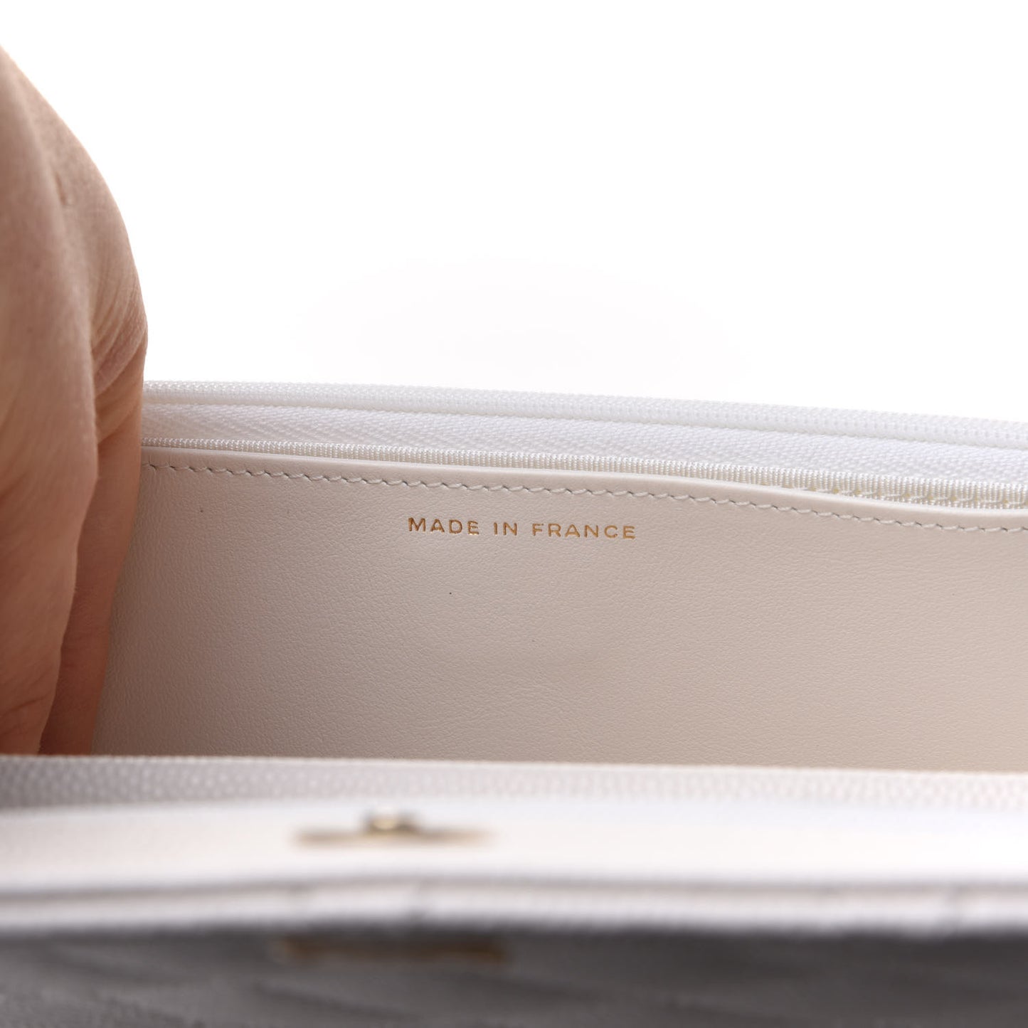 Caviar Quilted Wallet On Chain WOC White