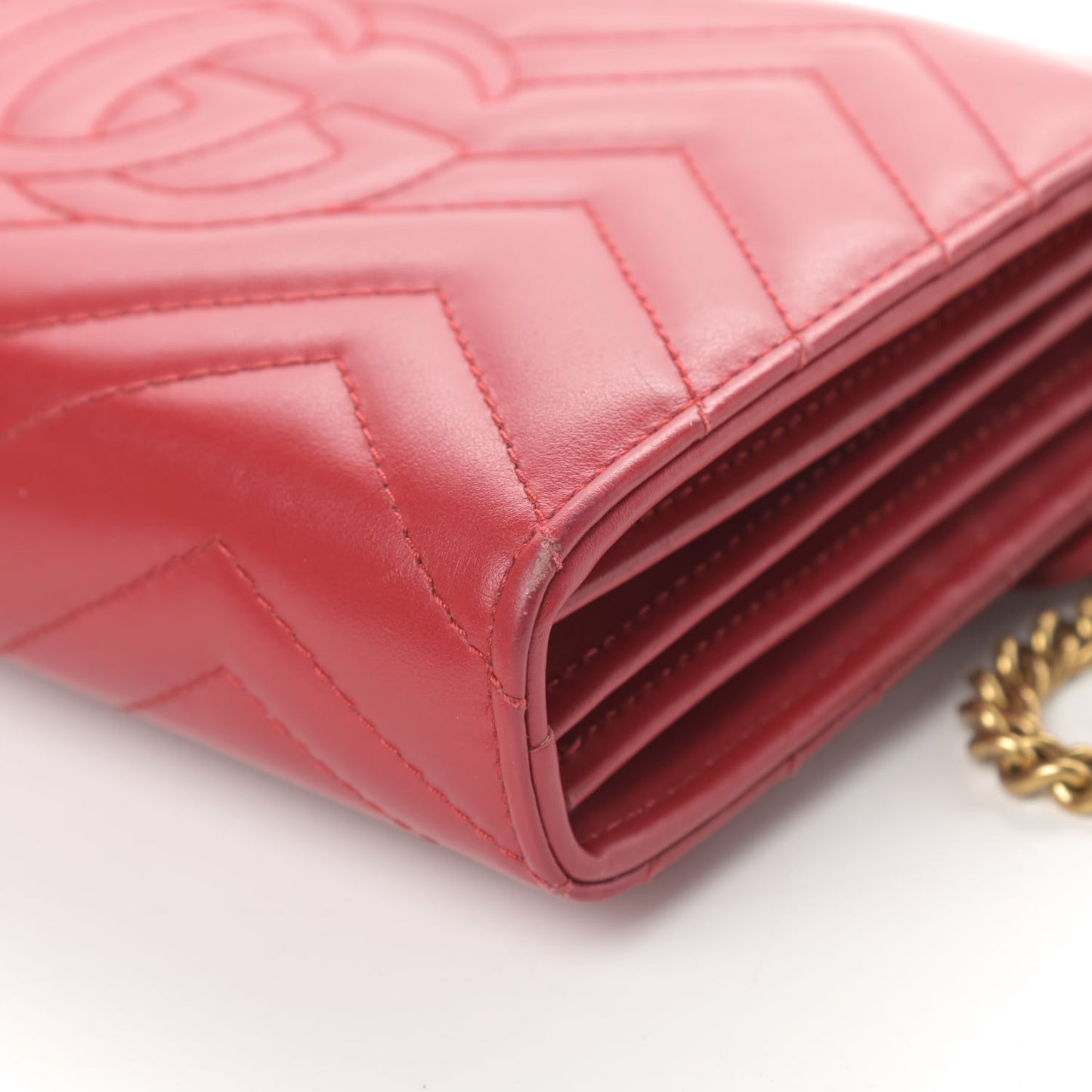 Calfskin Matelasse GG Marmont Chain Wallet Hibiscus Red