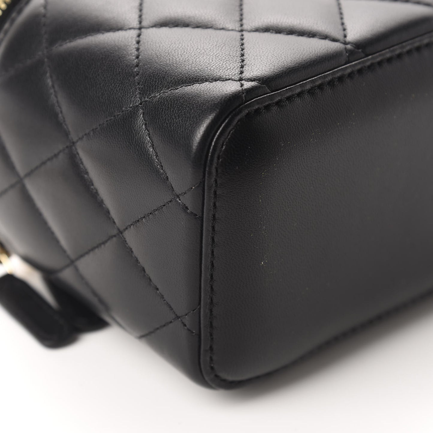 Lambskin Quilted Small Vanity Case With Chain Black