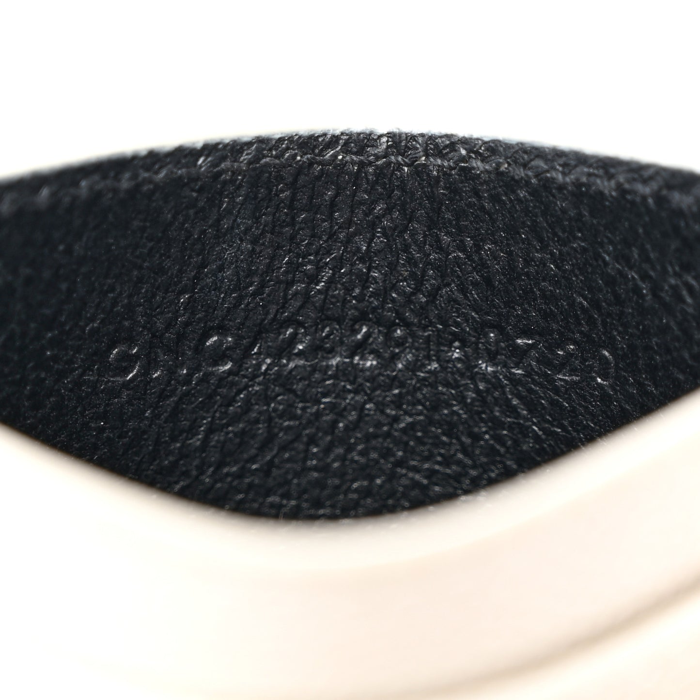 Grain De Poudre Matelasse Chevron Monogram Credit Card Case Crema Soft