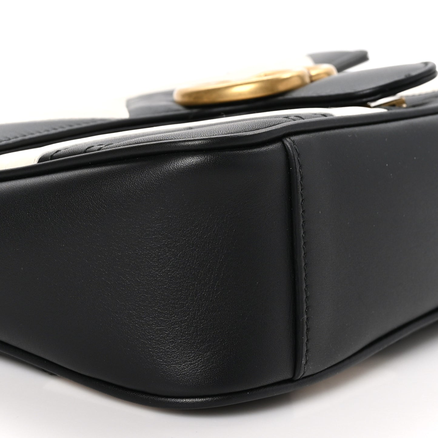 Calfskin Matelasse Small GG Marmont Shoulder Bag Black White