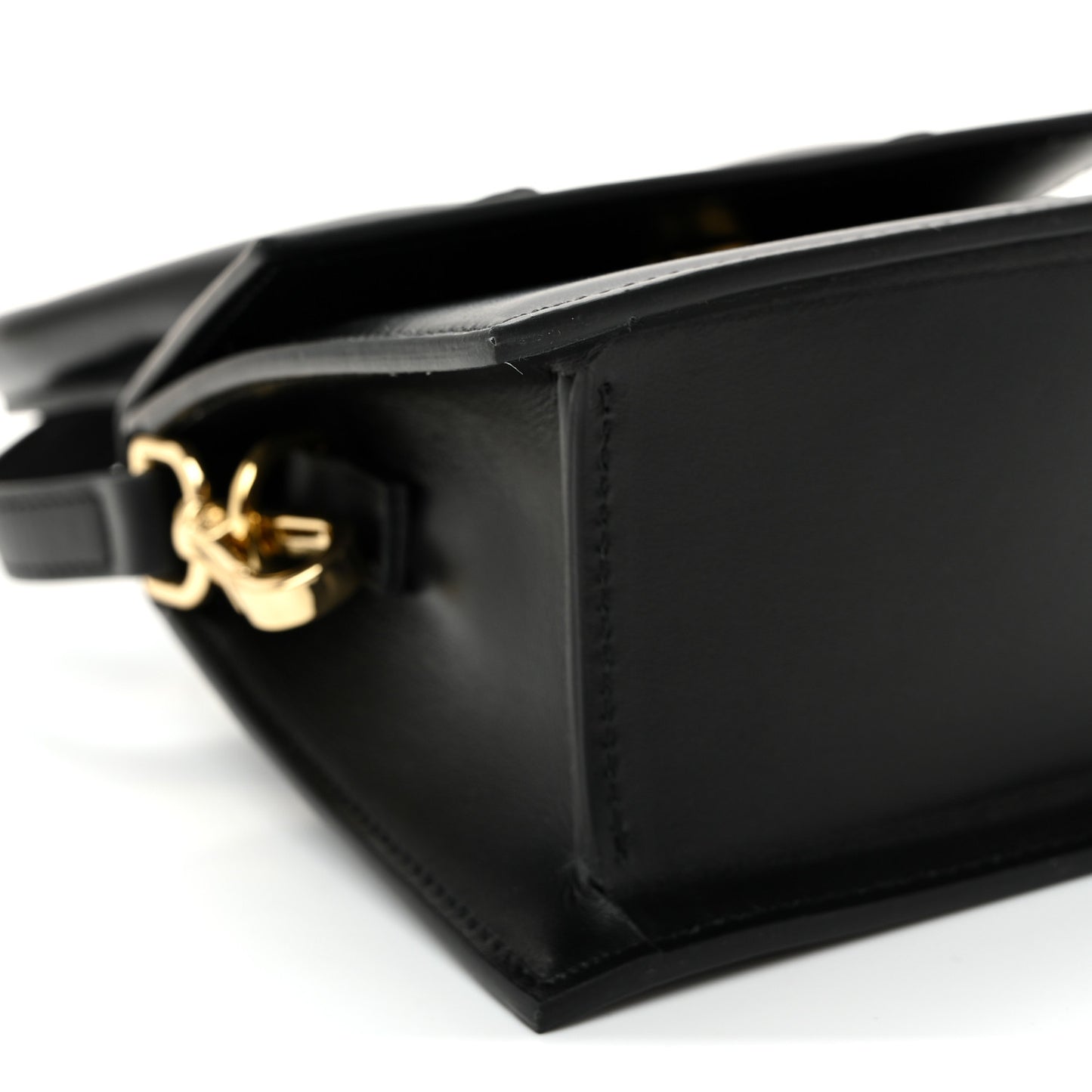 Smooth Calfskin Le Chiquito Moyen Black