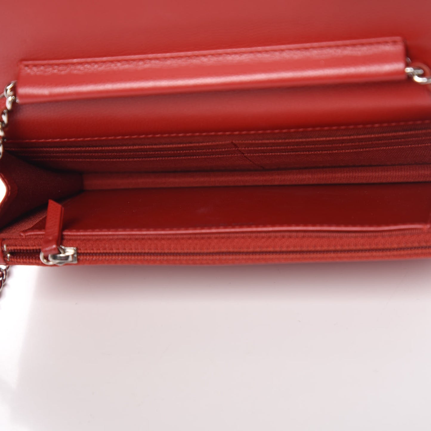 Caviar Chevron Quilted Wallet On Chain WOC Red