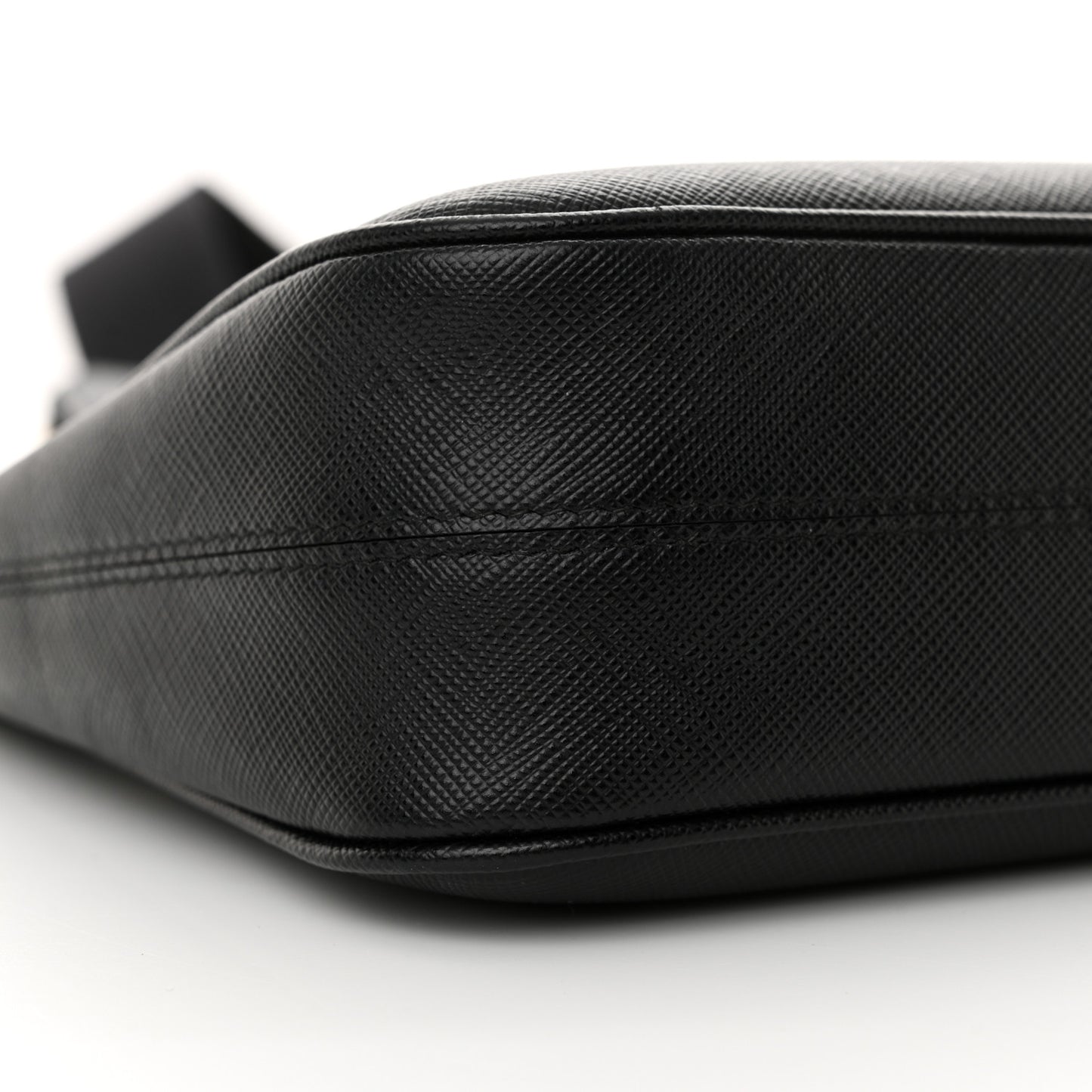 Saffiano Lux Re-Edition 2005 Shoulder Bag Black