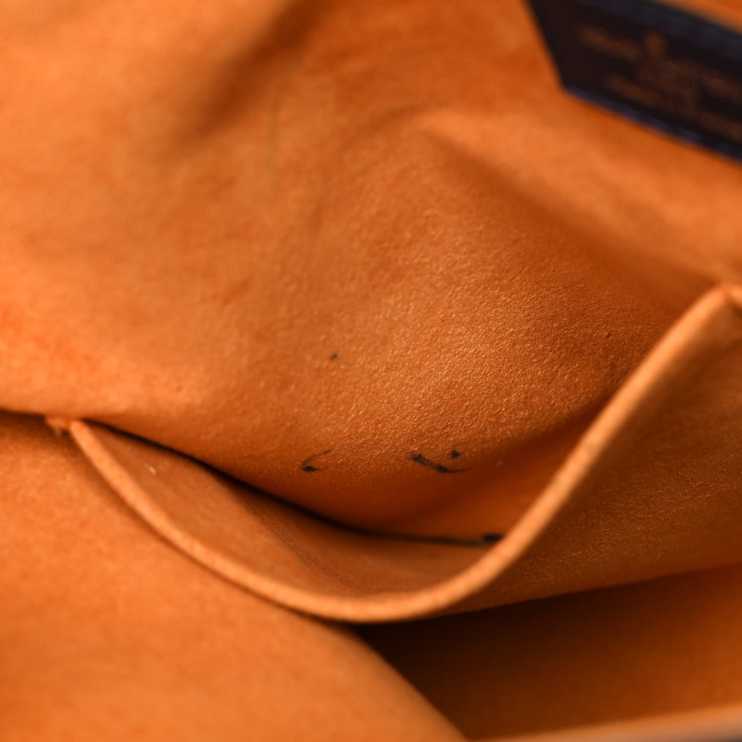 Monogram Beaubourg MM Safran Imperial