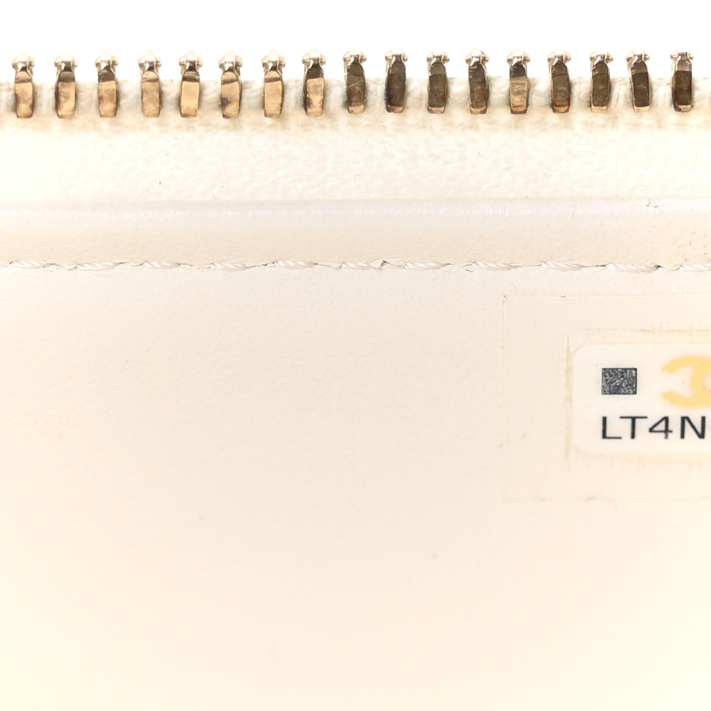 Caviar Quilted Mini Vanity Case With Chain White