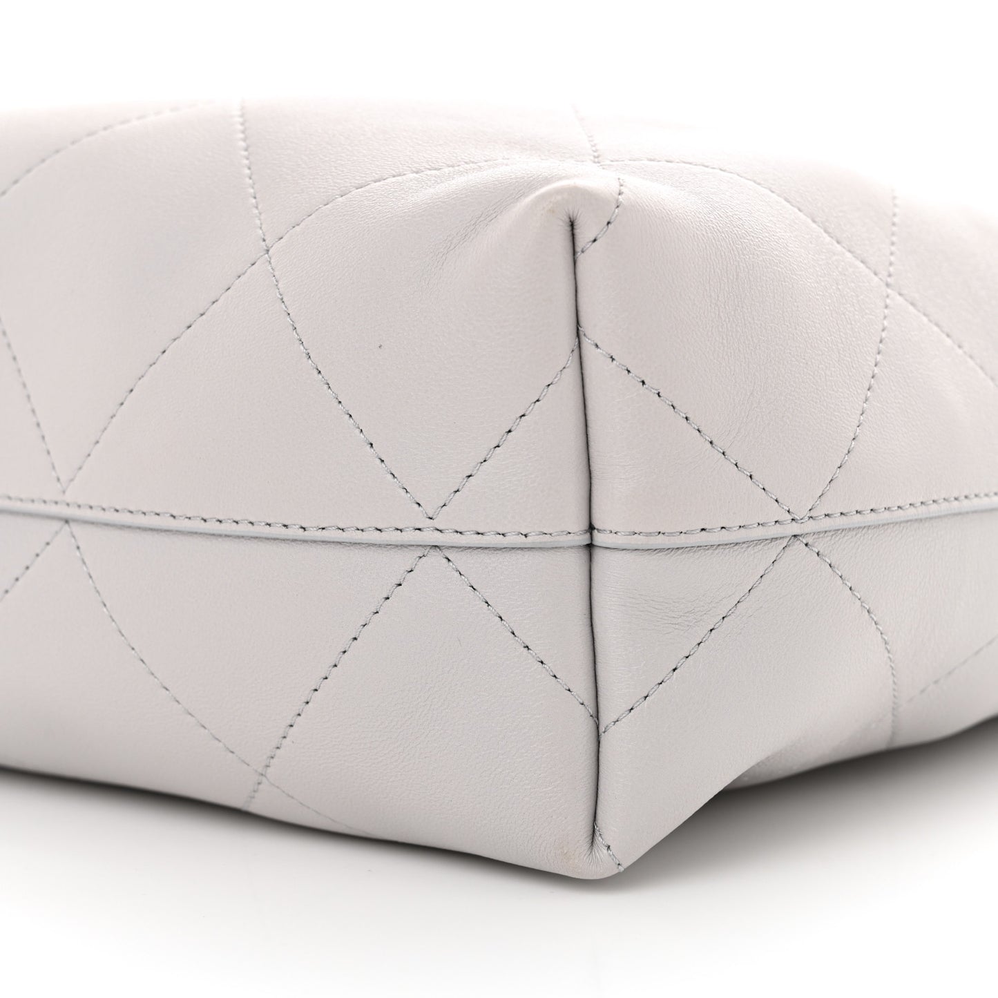 Shiny Lambskin Lambskin Quilted Medium Hobo Grey