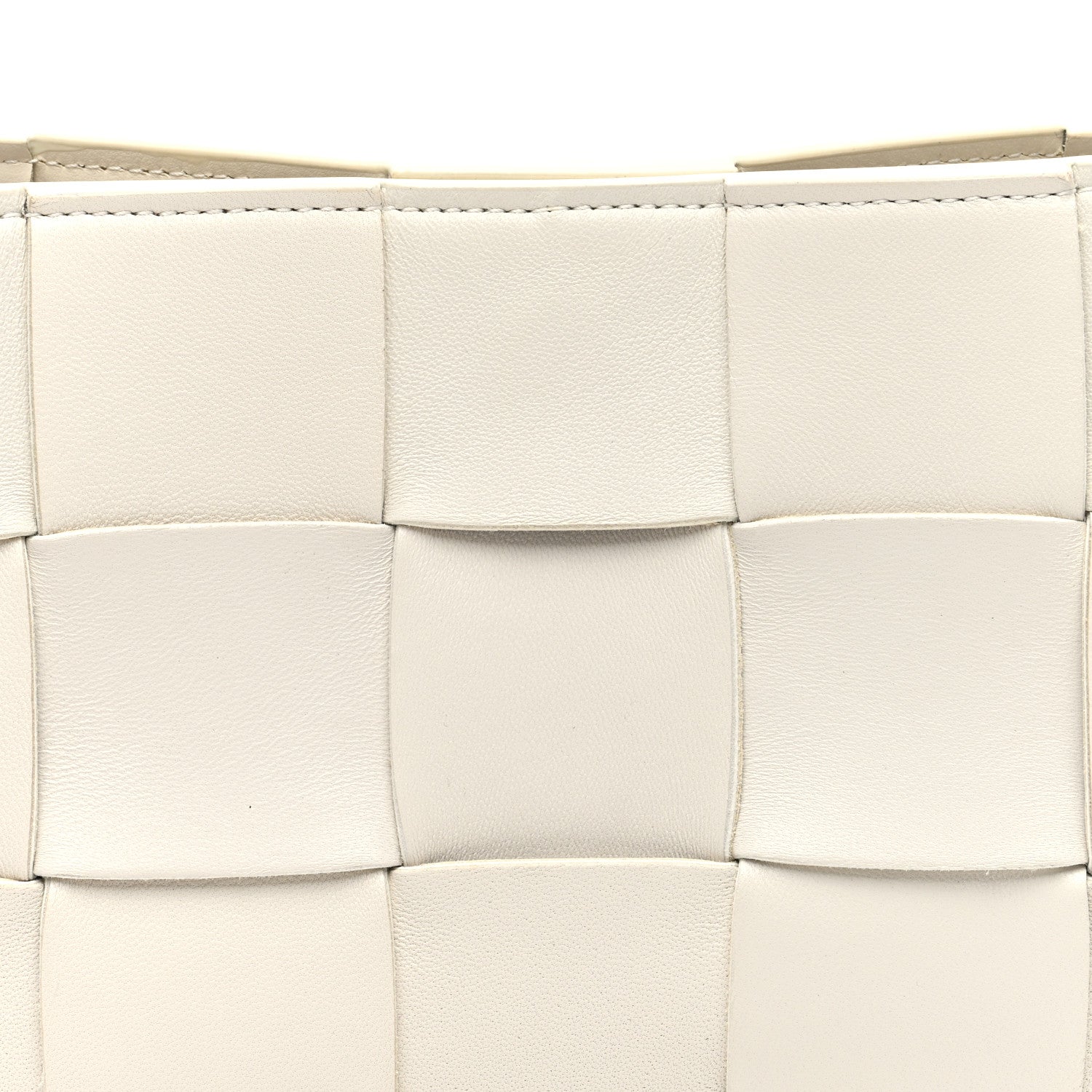 Bottega Veneta Calfskin Maxi Intrecciato Cassette Pouch On Strap Chalk 7 of 9