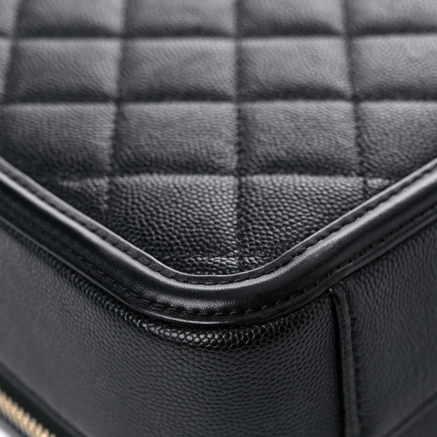 Caviar Quilted Medium CC Filigree Vanity Case Black
